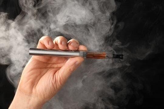 Warum E-cigarety IBVAPE bei Konsumenten beliebt ist und worauf man bei einweg vape mit nikotin achten sollte