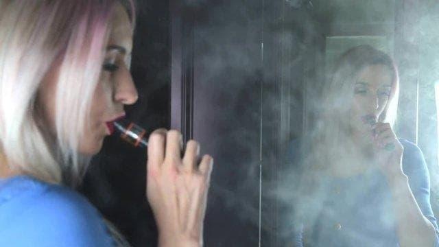 Erleben Sie die Welt der e-cigaretta mit dem praktischen e zigarette mit liquid set für unterwegs