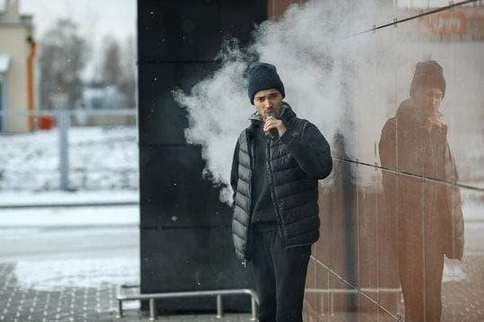 E-Raucher entdecken wie man günstig e liquid kaufen kann und die besten Angebote für E-Raucher genießen