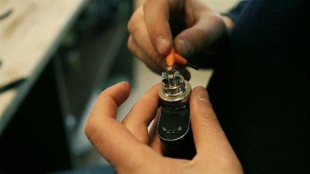 Papieros elektroniczny und e-zigarette öffentliche verkehrsmittel Nutzung im Fokus